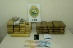 PM recupera veículo e apreende 29 quilos de maconha nos Campos Gerais; dupla é encaminhada 