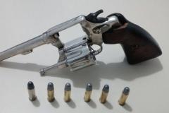 Polícia Militar encaminha duas pessoas e apreende arma de fogo e drogas no Norte do estado