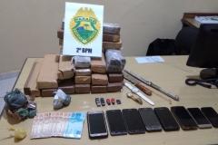 Polícia Militar desarticula grupo suspeito de tráfico no Norte Pioneiro; drogas e dinheiro são apreendidos