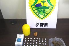 Dupla é flagrada pela PM com drogas e dinheiro em Pato Branco (PR)