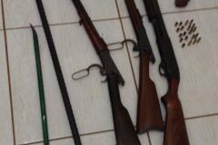 Armas de fogo, munições e drogas são apreendias pela PM em Tapira (PR) 
