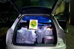 Dupla é abordada em veículo e BPFron apreende mercadorias contrabandeadas em Céu Azul

