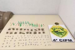 PM recebe denúncias e apreende drogas escondidas em campo de futebol na cidade de Londrina 