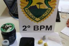 Polícia Militar cumpre mandado e apreende drogas, dinheiro e objetos em Cambará; quatro pessoas são encaminhadas

