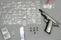 Polícia Militar apreende armas de fogo, drogas e objetos durante abordagens na RMC