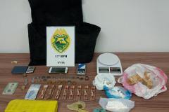 PM apreende colete balístico e drogas durante abordagens de rotina em Fazenda Rio Grande, na RMC

