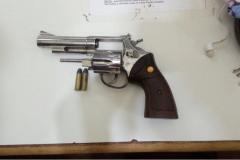 Foragido é capturado, moto recuperada e revólver apreendido pela Polícia Militar em Palotina (PR)