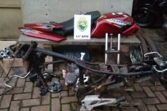 No Noroeste do PR, PM recupera motocicleta furtada e encaminha receptador à delegacia

