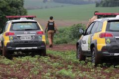Submetralhadora e carro roubado são apreendidos pela PM em Campo Mourão (PR)

