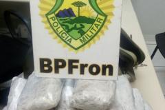 BPFron apreende 4,7 quilos de maconha durante abordagem a ônibus em Francisco Beltrão (PR)

