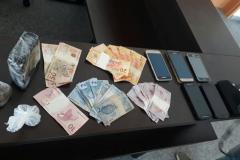 Policiais militares cumprem mandados de apreendem 35 quilos de maconha na RMC