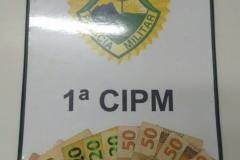 Dinheiro e cartão de banco furtados são recuperados e suspeitos encaminhados pela PM na Lapa


