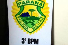 PM recupera objetos furtados, apreende arma e droga e conduz quarteto à delegacia em Pato Branco
