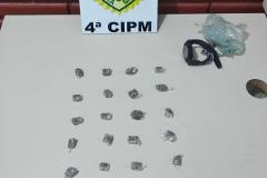 Adolescente é flagrado pela PM com maconha, cocaína e dinheiro em Londrina (PR)
