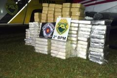 Helicóptero carregado com R$ 2 milhões em drogas faz pouso forçado e acaba apreendido pela PM em Cambará (PR), no Norte Pioneiro
