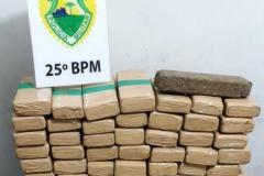
Polícia Militar apreende cerca de 30 quilos de maconha e encaminha mulher em Umuarama
