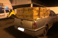ROTAM apreende veículo carregado com caixas de cigarros em Iporã (PR)