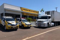 Caminhão com 900 caixas de cigarros contrabandeados é apreendido na PR 323
