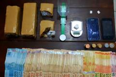 Suspeito de praticar furto e envolvido com tráfico de drogas são presos pela PM em Tibagi (PR), nos Campos Gerais