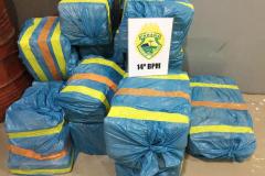 Em Foz do Iguaçu, policiais militares apreendem 389 quilos de maconha