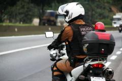 Com mais de R$ 240 mil em pendências administrativas, veículo é apreendido pelo BPTran em Curitiba