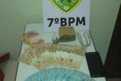 Denúncia leva PM a prender homem suspeito de envolvimento com o tráfico de drogas em Cruzeiro do Oeste (PR)