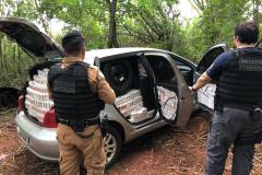 Carro abandonado com cigarros contrabandeados é localizado pela PM em Foz do Iguaçu (PR)