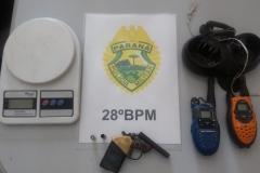 Denúncia de tráfico de drogas leva PM de Palmeiras (PR) a apreender uma arma de fogo e munições