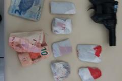 Policiais militares de Toledo apreenderam maconha, arma de brinquedo e encaminham um indivíduo menor de idade 