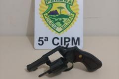 Arma de fogo é apreendida e três são presos pela PM em Cianorte (PR)