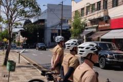 Três homens são encaminhados por policiais militares por envolvimento com drogas na cidade de Londrina