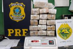 Mais de 16 quilos de crack são apreendidos em ação conjunta da PM com a PRF