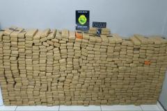 Quase meia tonelada de maconha é apreendida pela PM em Laranjeiras do Sul, no Centro-Sul do estado