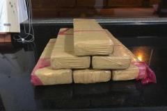 Mais de seis quilos de maconha são apreendidos por policiais rodoviários em Cruzeiro do Oeste, no Noroeste do estado