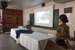 Alunos do Colégio Estadual Cianorte participam de palestra de policiais militares sobre o ingresso na Corporação