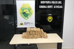 Passageiro de ônibus com quase 30 quilos de maconha é preso pelo BPRv em Floresta (PR)