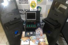 Nos Campos Gerais, PM encaminha nove pessoas flagradas em jogo de azar e um homem acaba preso após fingir ser policial 