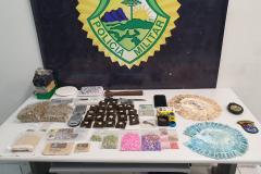 No bairro Barreirinha, PM prende três pessoas e apreende grande quantidade de drogas sintéticas