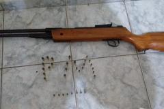 Abordagem a veículo resulta na apreensão de arma e grande quantidade de munições em Reserva (PR)