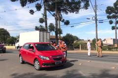 Para conscientização de trânsito, órgãos de segurança do estado e empresas promovem carreata e blitz educativa em Carambeí (PR)