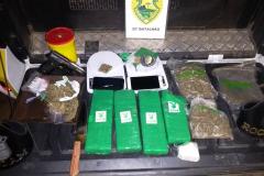 Maconha e cocaína são apreendidas pela PM em Colombo (PR), na RMC