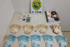 Cliente de bar é abordado e policiais descobrem tráfico de drogas em Cianorte (PR) 