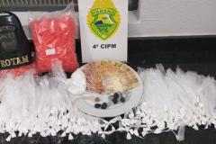 Mais de 500 porções de cocaína são apreendidas, além de outras drogas, em Londrina (PR)