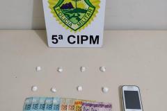 Equipe da Polícia Militar apreende drogas e encaminha homem por tráfico de drogas na região Noroeste do estado