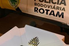 Revólver é apreendido pelo BPRv durante abordagem na PR 323, em Cianorte 