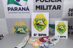 Mulher é presa e ponto de tráfico de drogas é fechado pela PM em Cascavel (PR)