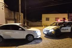 Em ações distintas, PM recupera carro roubado e encaminha um homem e um adolescente nos Campos Gerais