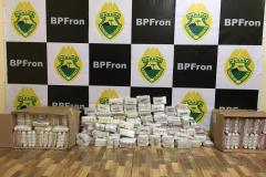 Mais de 100 mil comprimidos e diversos outros materiais hospitalares contrabandeados são apreendidos pela Polícia de Fronteira em Guaíra (PR)