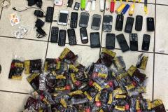 Cinco pessoas são presas além de drogas e objetos apreendidos pela PM no Noroeste do estado