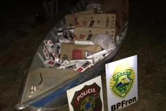 Barco com 15 caixas de cigarros é apreendido pelo BPFron no Lago Itaipu, no Oeste do PR